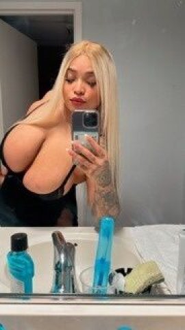 Islandia Curvy Latina Incall — Real Photos & BBJ - 1