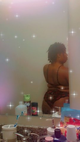 Washington D.C. Female Escort — Roses, Curvy Private Dating - 1