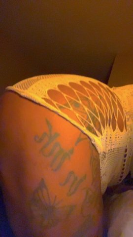 Raleigh-Durham Female Escort — In-Call Only Head Hunter (CIM 36) - 1