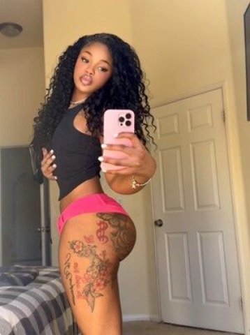 Plattsburgh NY 25-Year-Old Female Escort — In-call, Out-call, Car Dates - 1