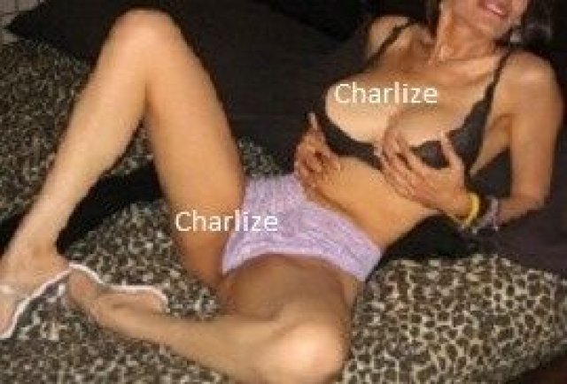 San Fernando Valley Female Escort — Discreet Mature Companion - 1