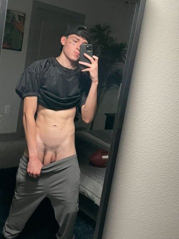 Young & Energetic 23-Year-Old Guy Ready to Vibe! 🌟 - 1