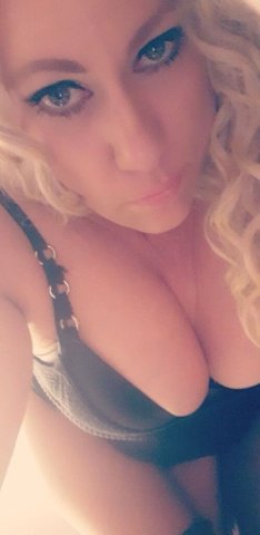 Out-call only female escort in New Orleans — playful, sensual - 1