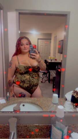 Trinity 29, Biloxi — Pretty-in-the-face Thick-waist Classy Sassy Escort - 1