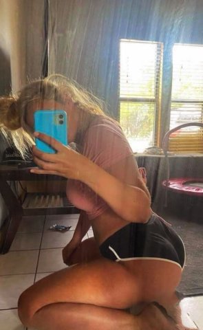 Tampa Female Escort — Incall & Outcall Fast Responses - 1