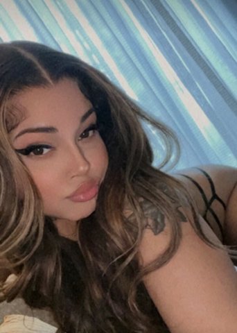 Cleveland Female Escort — FaceTime verification - 1
