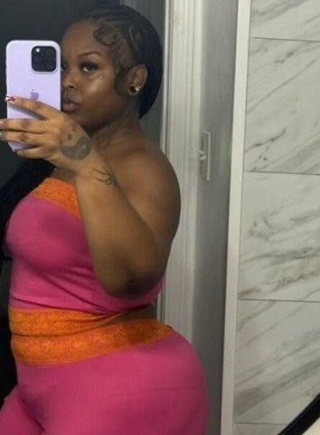 Sioux City Curvy Female Escort — Waterpark Incalls & Outcalls - 1