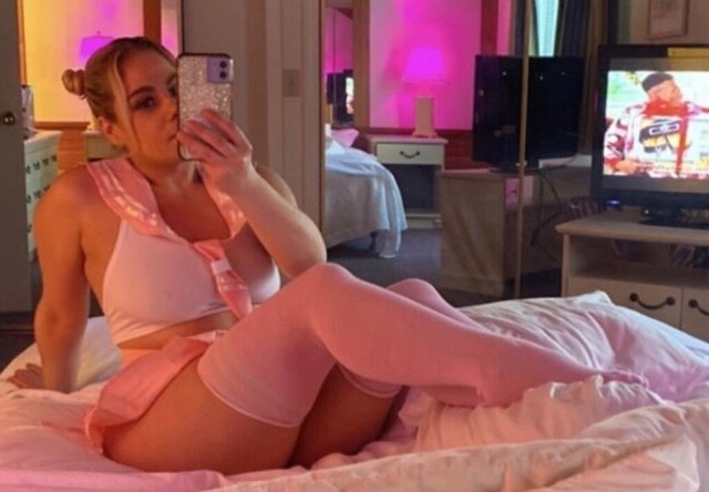Eastern Connecticut Escort — sweet and sassy, dressed to impress - 1