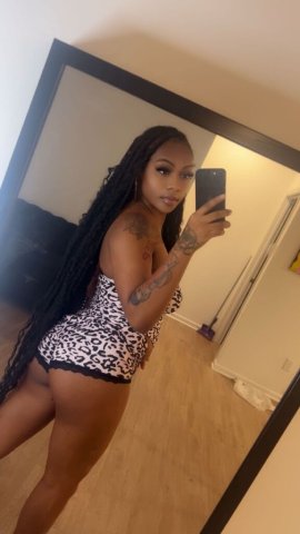 Raleigh-Durham Female Escort — $100 Birthday Special Content & Girl-on-Girl - 1