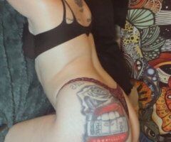 Everett Female Escort — Outcall & Incall, 2-girl show - Image 2