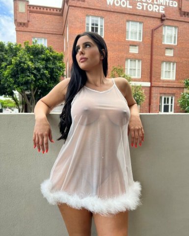 Chicago Female Escort — Incall/Outcall, Car-Date & Special Blowjob - 1