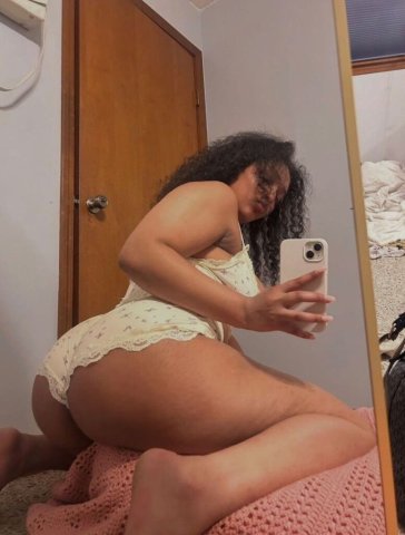 College Station TX Female Escort — In-call & out-call + massage before/after sex - 1
