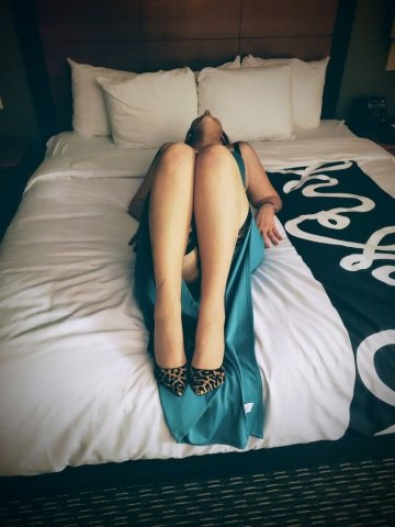 San Antonio Female Escort — Sunday fun, tall hourglass redhead - 1