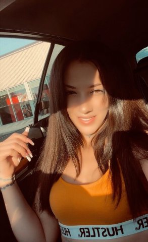 Indianapolis Female Escort — Milli (Petite, All-Natural, Discreet) - 1
