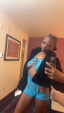 Concord Female Escort — Carplay session with verification - 1