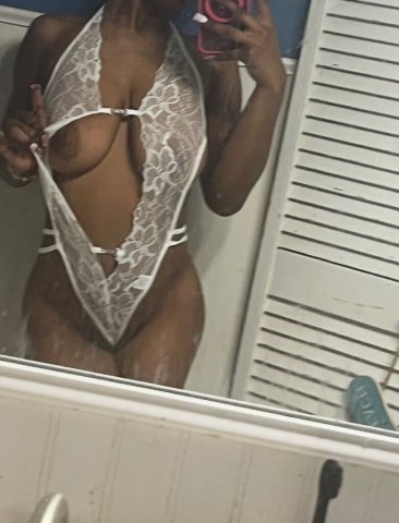 Buffalo Female Escort (Incall) — Cream-themed sessions, no bare BJ - 1