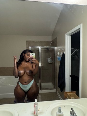 Chocolate bunny with bouncy booty - 1