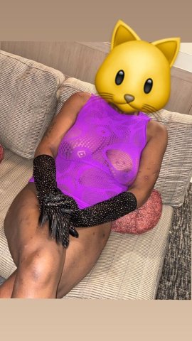 Late-night Queens escort — incall & outcall sessions - 1