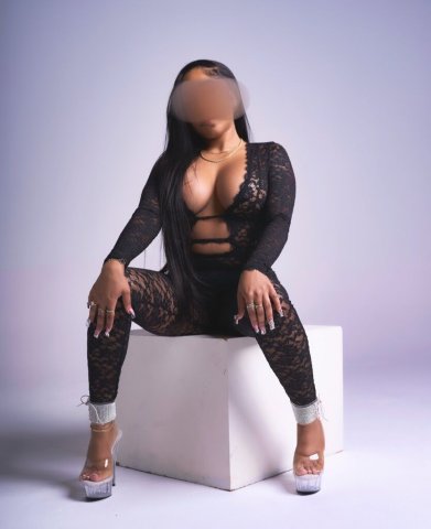 Petite Ebony Escort (5'2, 150lbs, C cup) — Upscale playtime - 1