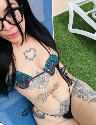 Naples Incall — Cuban Girl Female Escort (25) - 1