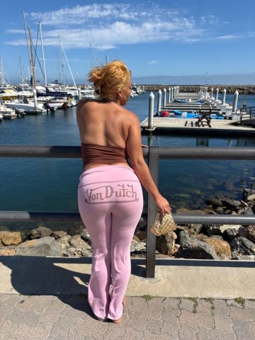 New York City Female Escort — Facetime Shows & Private Dancer - 1