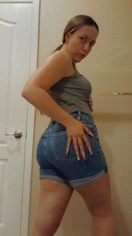 Strawberry blonde escort with hazel eyes (Concord area) - 1