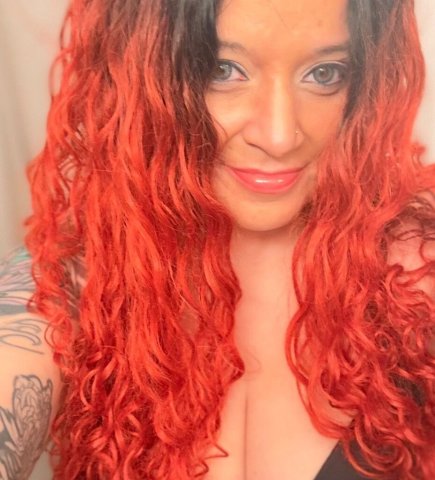 Zoey, Latina 38 — WeT & GuShY massage, no bare/backdoor/greek - 1
