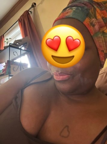 Indianapolis Mature Female Escort for 1:1 FaceTime Show, Custom Content & Tapes - 1