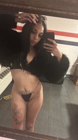 San Francisco Female Escort — 2 girls, pleasure-focused visits - 1