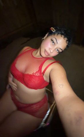 Luscious — Adventurous Downtown Incall Companion (Portland, OR) - 1