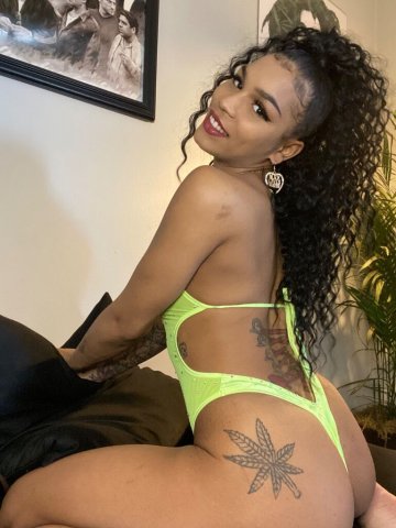 Bismarck ND Petite Greek-Friendly Escort — Real Photos, Outcalls, 2-Girl Special - 1