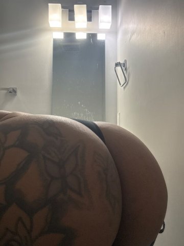 Washington D.C. Female Escort — Spanish men only - 1