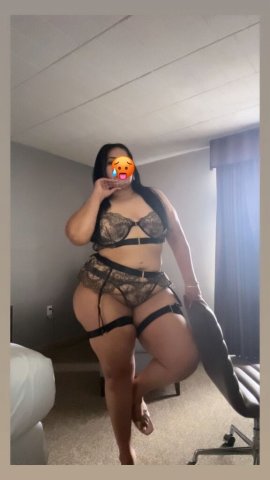 Mamii Latina — Real in-person services (Shaved, deep throat) - 1