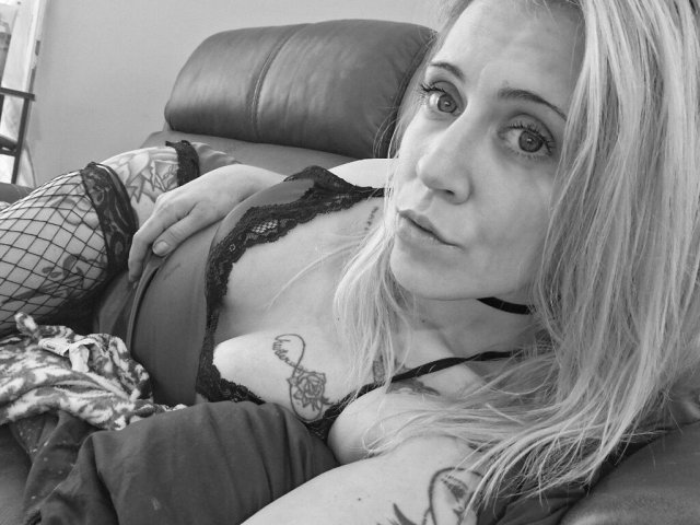 Buffalo GFE — Samantha (QS150 / HLF200 / HR300) • Discreet booking - 1