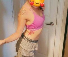Chicago Emotional Influencer — Massage, Foot Modeling & Lustful Conversations - Image 4