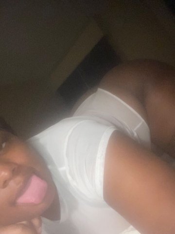 Simone — Regular Client Female Escort in Redding, CA (Discreet, Facetime Shows) - 1