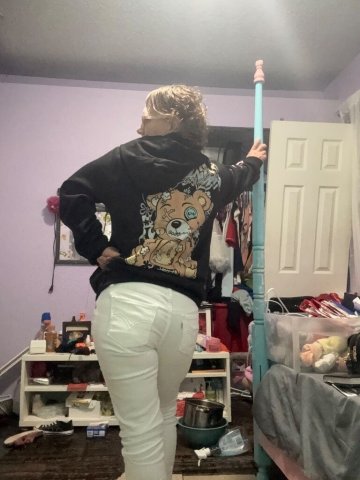St. Louis Female Escort — Private residence full service with add-ons (no head, no anal) - 1