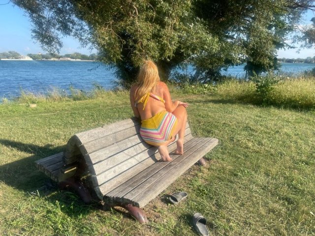 Detroit Clean Female Escort — Time-Only Photos, No Drugs - 1