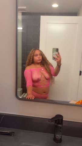 Private Incall/Outcall Female Escort — Facetime Shows (Weekend Only) - 1