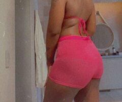 Erin — Confident Outcalls with Video Calls, Body Rubs & Party Favors - Image 3