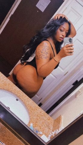 District of Columbia TikTok Buyer’s Waiter (Frequent Buyer) Wet & Tight Pussy Treat - 1