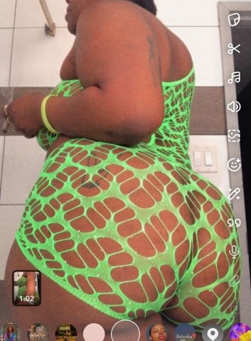 Curvy Tickles + Tight Grip — Dirty Wet Feet Pusy (Philadelphia) - 1