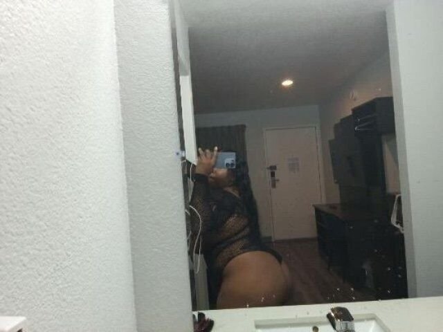 Incalls Only Female Escort — Bareback Specials & Throat Services - 1
