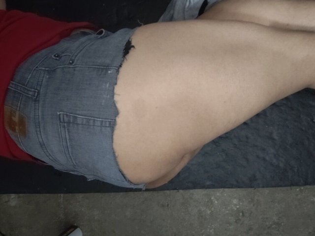 please only contact me if you have a big cock 8+,i only respond messages so please don't call me.free BJ if your cock is big - 1