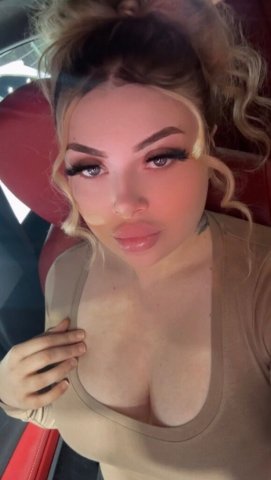 Albuquerque 24 Blue-Eyed PAWG Escort — Dates, Traveling & Catering - 1
