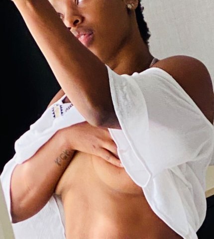 Petite Ebony Beauty in Long Beach — 5'10" 115 lbs - 1