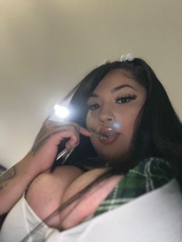 Curvy Latina Companion — Discreet FT FaceTime/Google Meet - 1