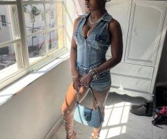 Chicago IL Escort — petite Brownskin, wet pussy (FaceTime) - Image 3