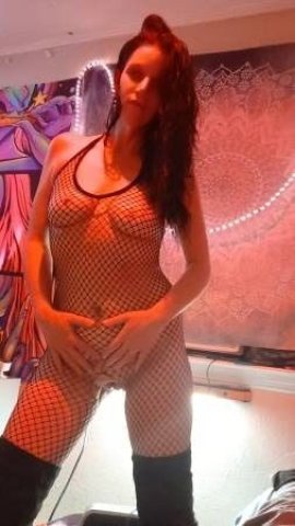 Independent Female Escort — Blowies - 1