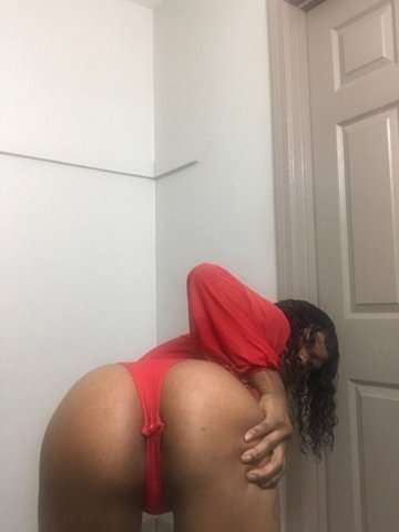 Memphis Female Escort — I Host, Quick Verification Needed - 1